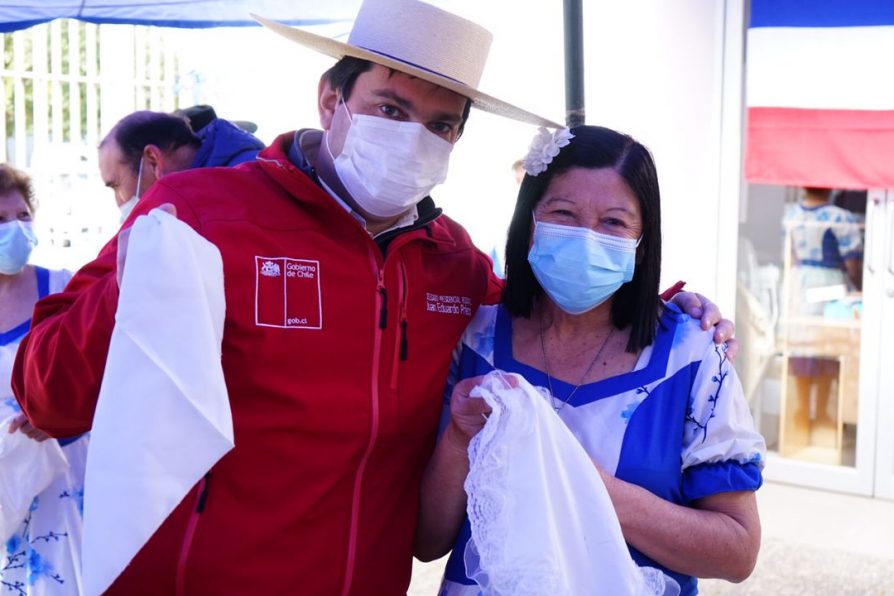 Adultos mayores de Río Claro celebran las Fiestas Patrias con cueca
