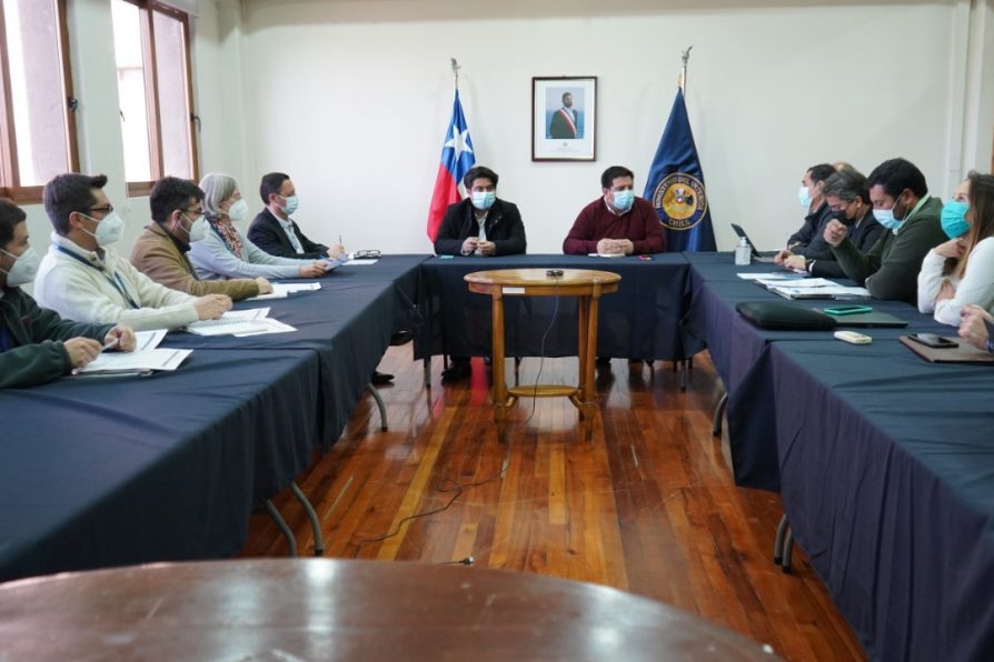 Revisan avances en observaciones al Hospital de Curicó para su puesta en marcha