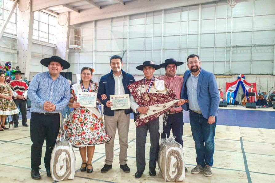 Pareja de Parral gana Campeonato Regional de Cueca del Adulto Mayor 2022