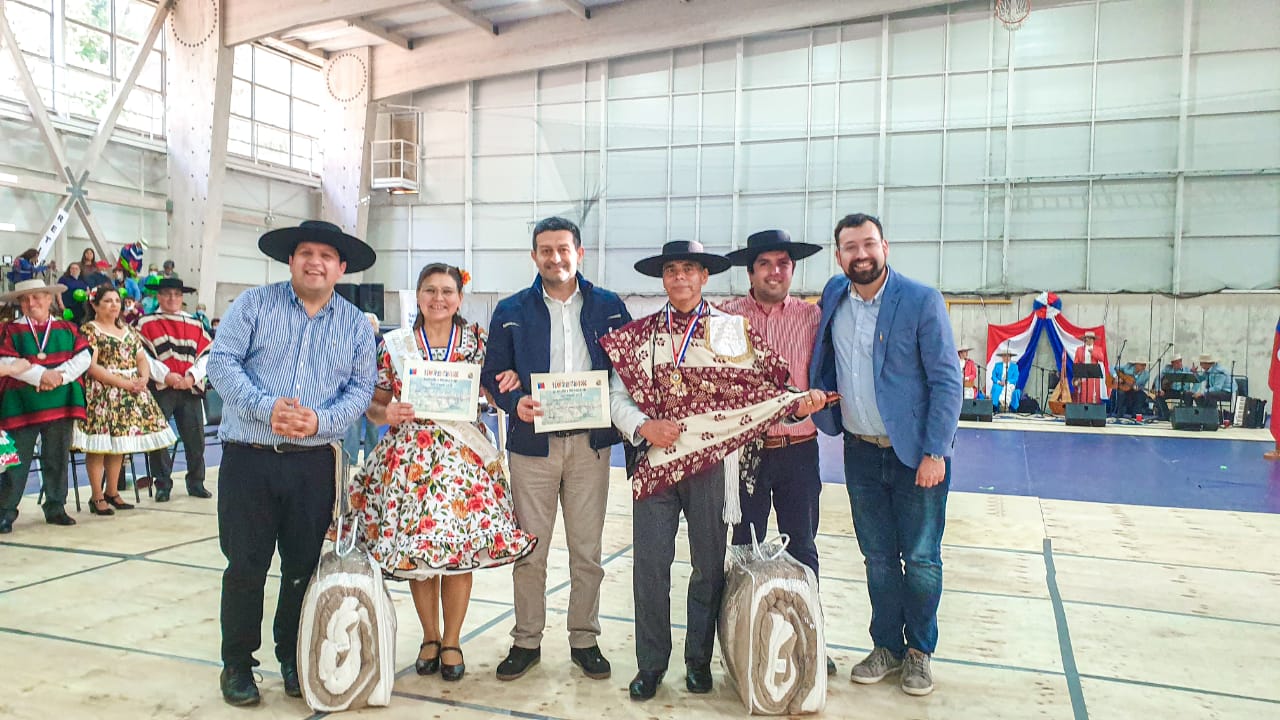 Pareja de Parral gana Campeonato Regional de Cueca del Adulto Mayor 2022