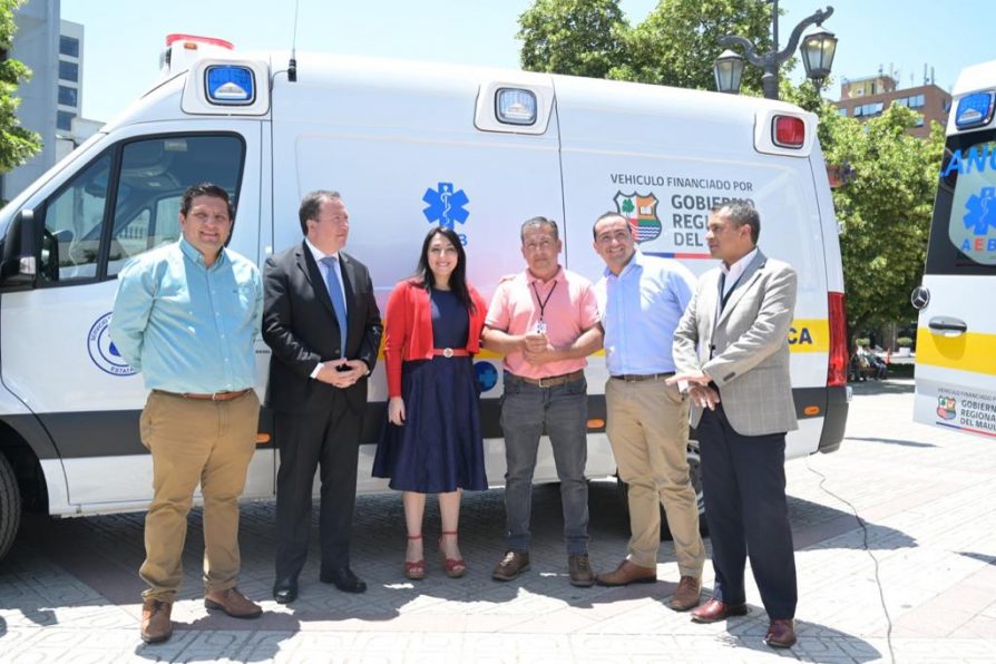 <strong>Gobierno Regional del Maule entregó seis ambulancias para el Hospital Regional y de Cauquenes</strong>