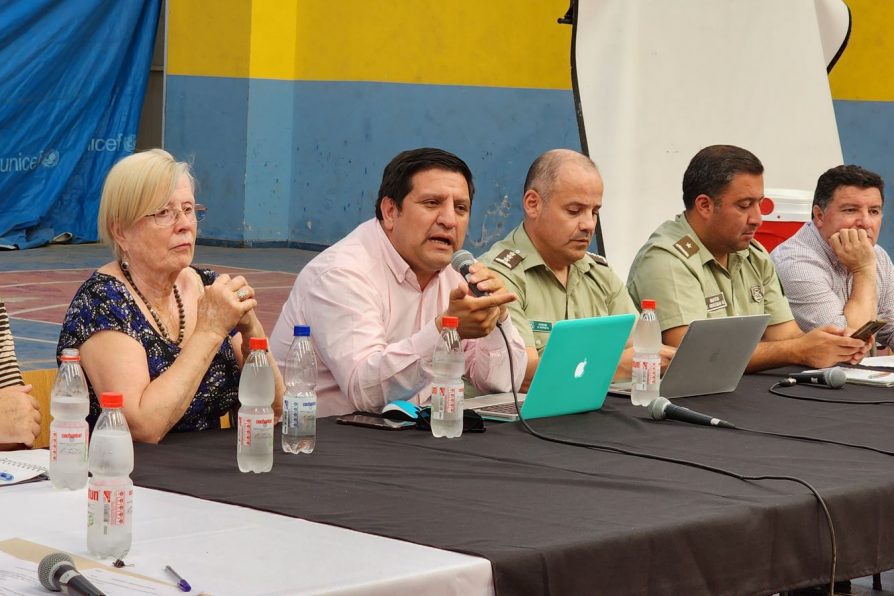 Conversatorio sobre vivienda y seguridad en Teno: