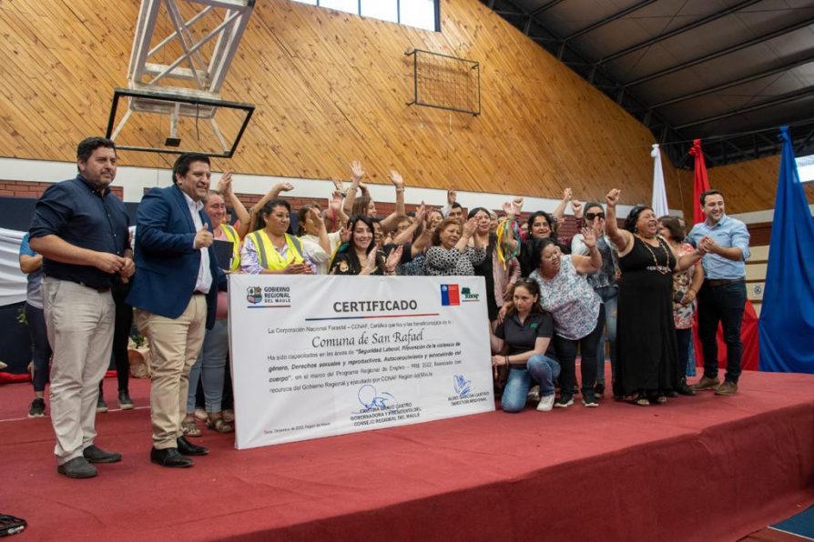 <strong>1500 maulinos fueron beneficiados con el Programa Regional de Empleo del Gobierno Regional y CONAF  </strong>