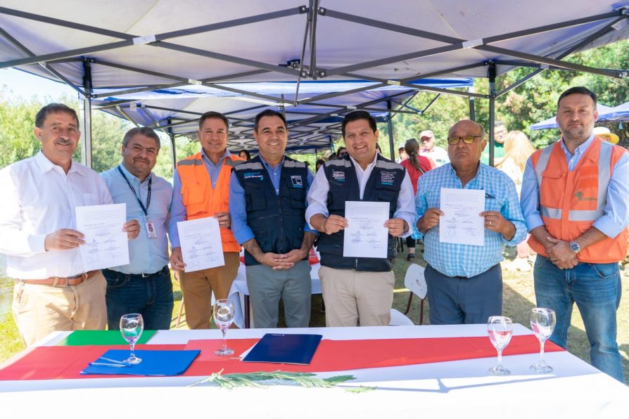 <strong>MOP y Corma Maule firman convenio de colaboración para conservar y cuidar red de caminos rurales</strong>