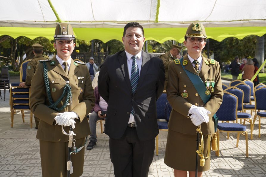 Con desfile cívico-militar se conmemoró 96° aniversario de Carabineros de Chile