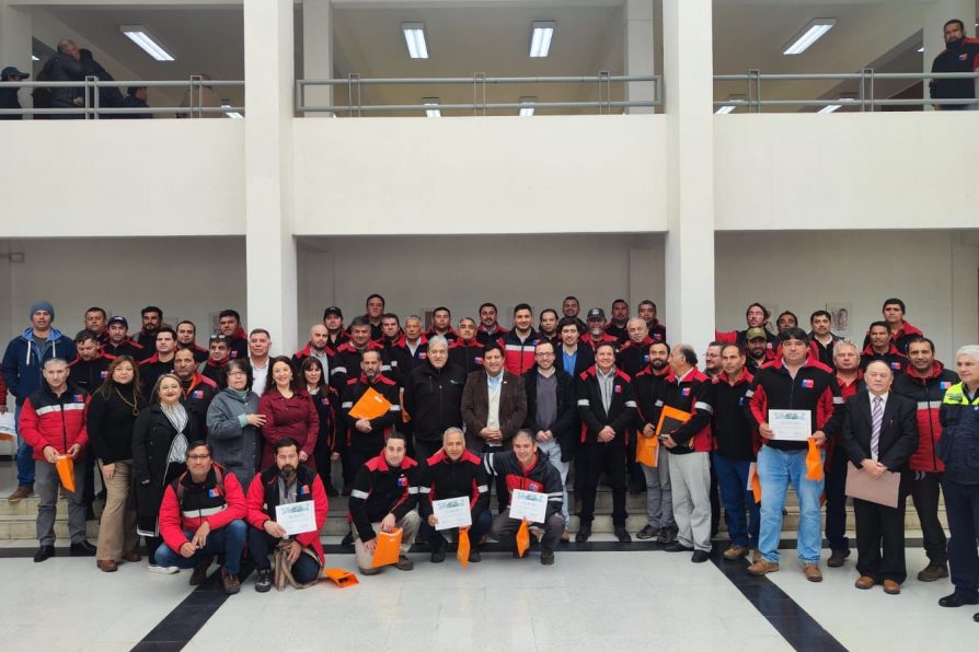 Reconocen la labor de los equipos de Vialidad durante los incendios forestales