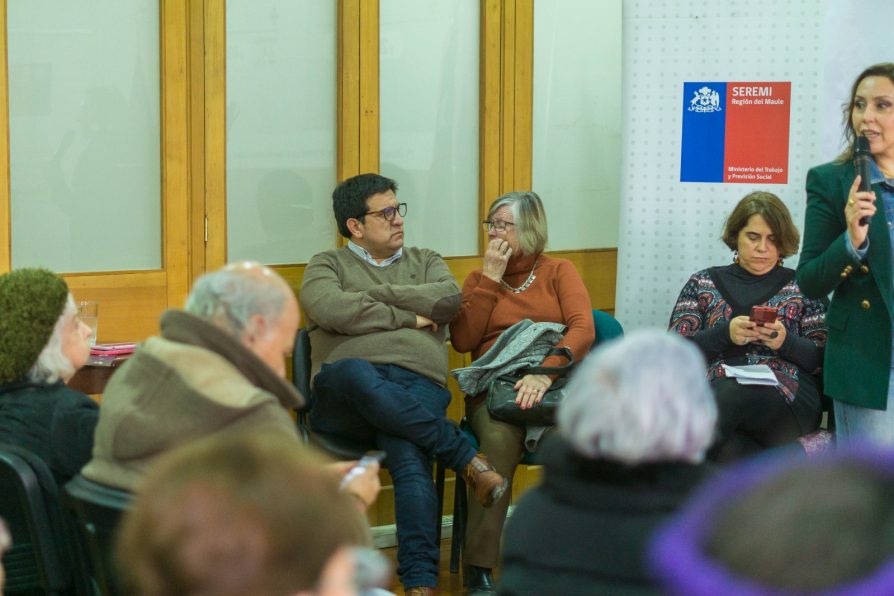 Adultos Mayores conocieron beneficios que entrega el Estado y alcances del proyecto sobre la Reforma de Pensiones