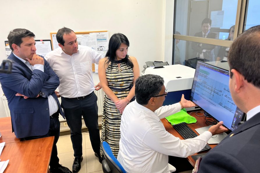 PDI cuenta con modernos equipos tecnológicos de análisis de evidencia