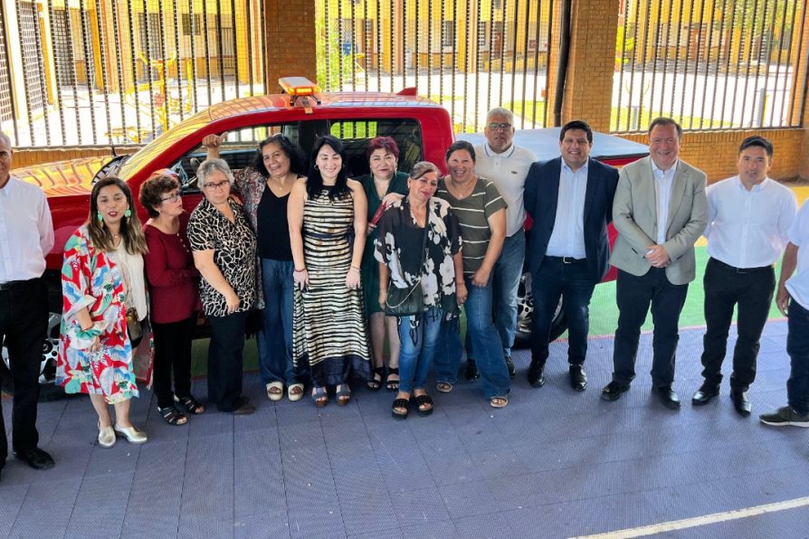 Municipalidad de Talca recibió dos camionetas para reforzar patrullajes preventivos