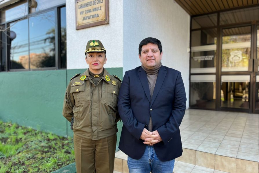 Incidente en cárcel: Carabineros detiene a dos hombres por arrojar droga al interior del recinto