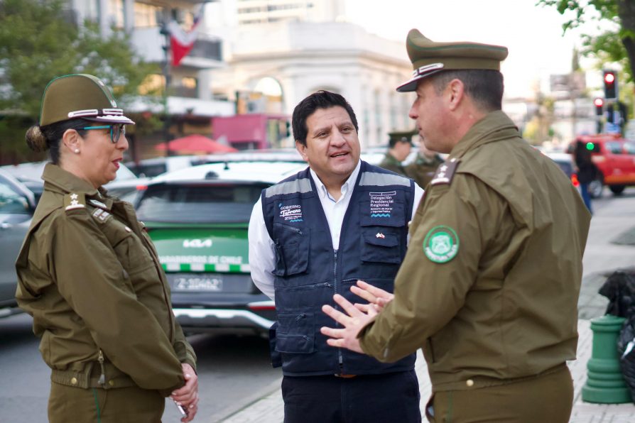 FOTONOTICIA.- Delegado presidencial regional del Maule, Humberto Aqueveque Díaz, lideró el lanzamiento de la Ronda Preventiva de Carabineros, que se desplegó por las capitales provinciales y principales puntos estratégicos previamente definidos, para intensificar los esfuerzos preventivos y reforzar la seguridad de la comunidad.