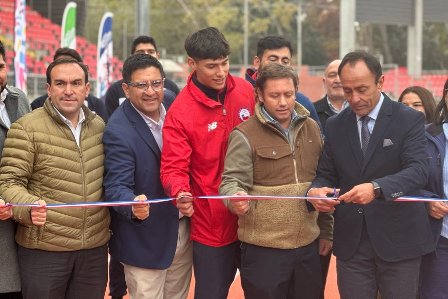 Ministro del Deporte Jaime Pizarro visita Estadio Fiscal de Talca e inaugura su renovada pista atlética