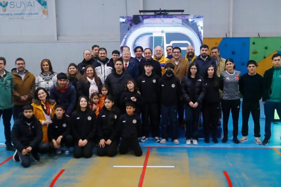 Ministro Pizarro inaugura renovado velódromo “Manuel Gallardo” de Curicó