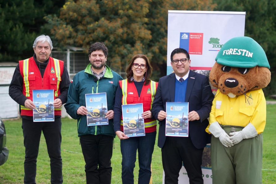 Conaf Maule refuerza postulación para brigadistas forestales