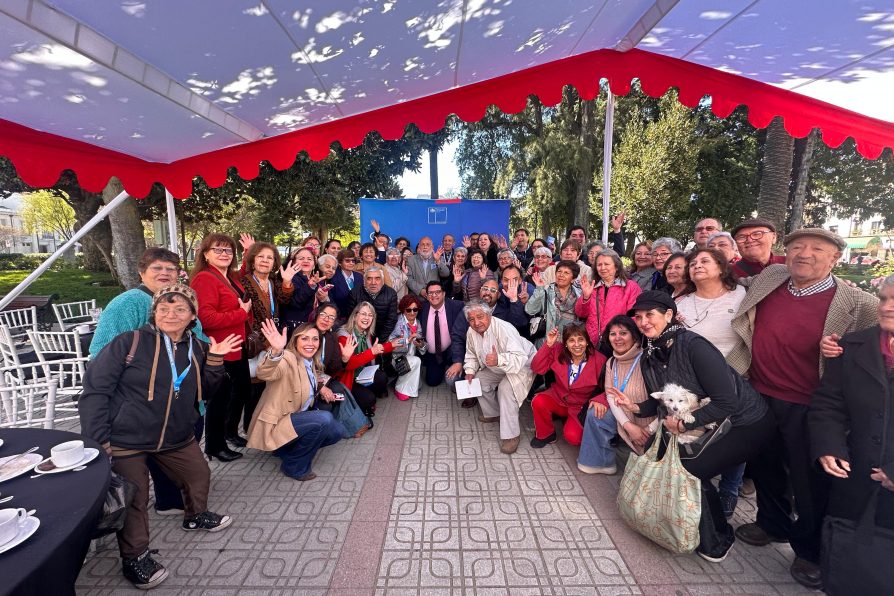 Desayuno con personas mayores: Autoridades regionales anuncian aumento de PGU a 250 mil pesos como hito inicial de la Reforma de Pensiones