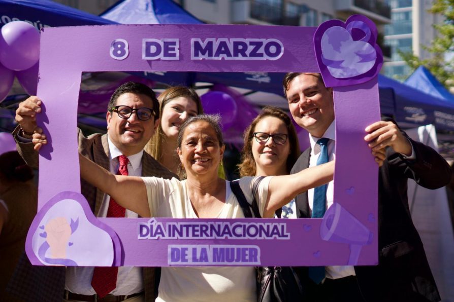 Gobierno en Terreno conmemoró el 8M acercando servicios públicos a la comunidad