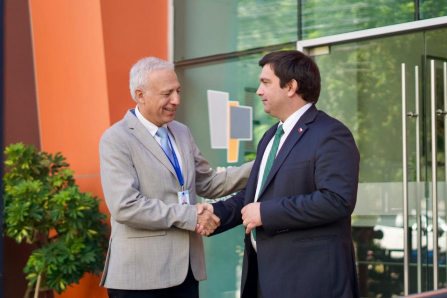 “La meta es dejar la mejor red hospitalaria de salud pública del país”: Delegado Prieto se reúne con nuevo director (s) del Servicio de Salud del Maule