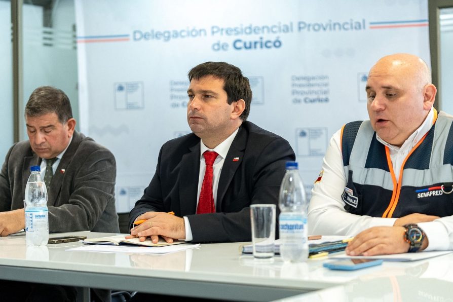 Delegado Prieto lidera coordinación preventiva ante riesgo de inundaciones en la cuenca del Mataquito