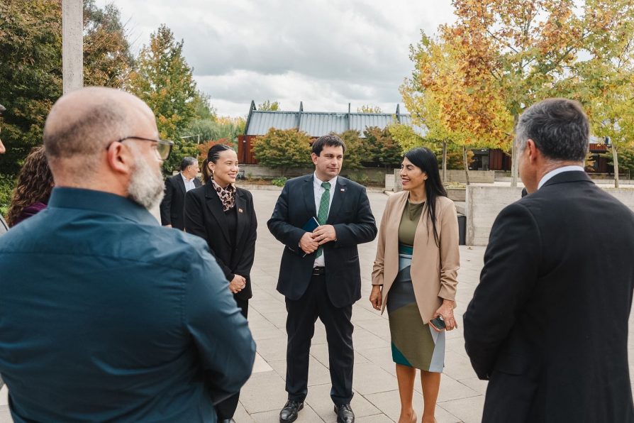 Ciencia, industria y academia se articulan en el Maule: Ministra de Ciencias y Delegado Prieto lideran encuentro clave en innovación