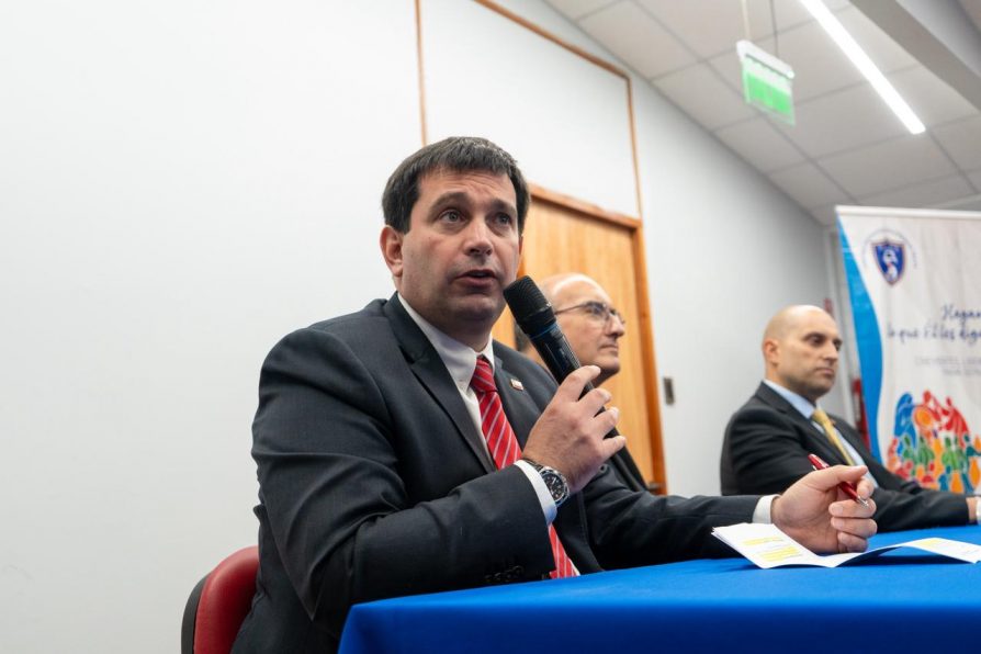 Delegado presidencial presenta Plan Escuelas Protegidas para reforzar la seguridad en establecimientos educacionales