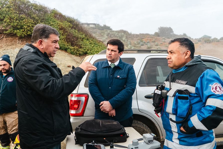 Segunda jornada de búsqueda tras volcamiento de embarcación en la costa de Vichuquén: Más de 70 personas desplegadas en operativo