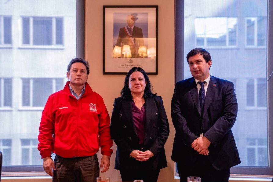 Gobernador y delegado se reúnen con ministra Steinert para fortalecer seguridad y concretar escuela de Carabineros en el Maule