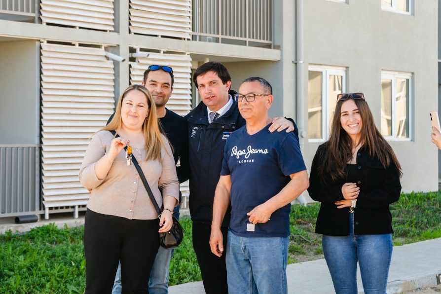 Delegado Prieto lidera entrega de 200 viviendas a familias en proyecto de integración social en Talca