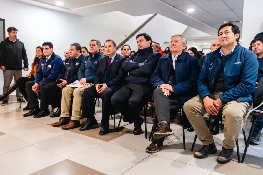 Ministerio de Agricultura y Servicio Nacional de Migraciones dan a conocer en Curicó informaciones para contratar trabajadores migrantes en la temporada agrícola