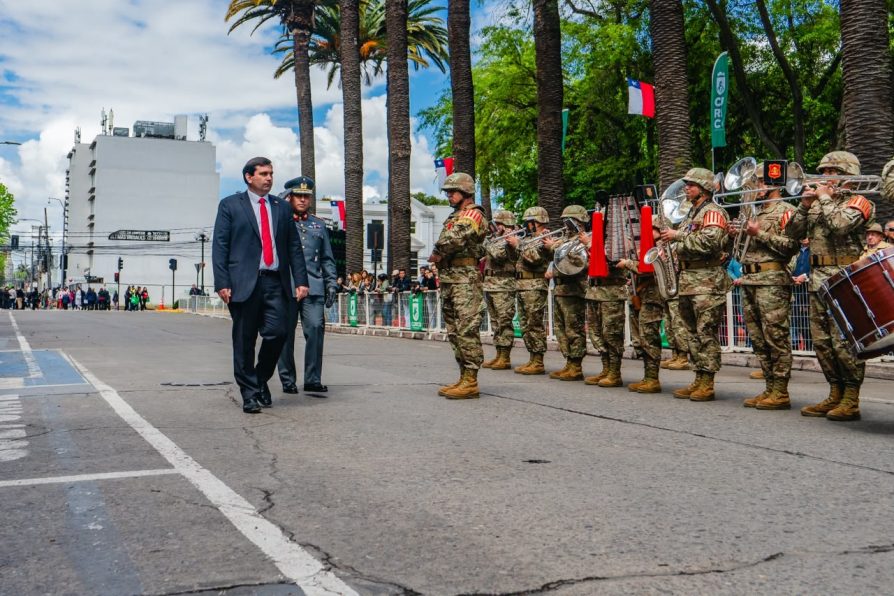 Delegado Prieto participó en desfile cívico-militar por los 283 años de Curicó